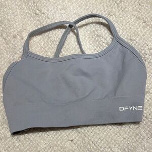 DYFNE (DFYNE) Light Green Seamless Sports Bra